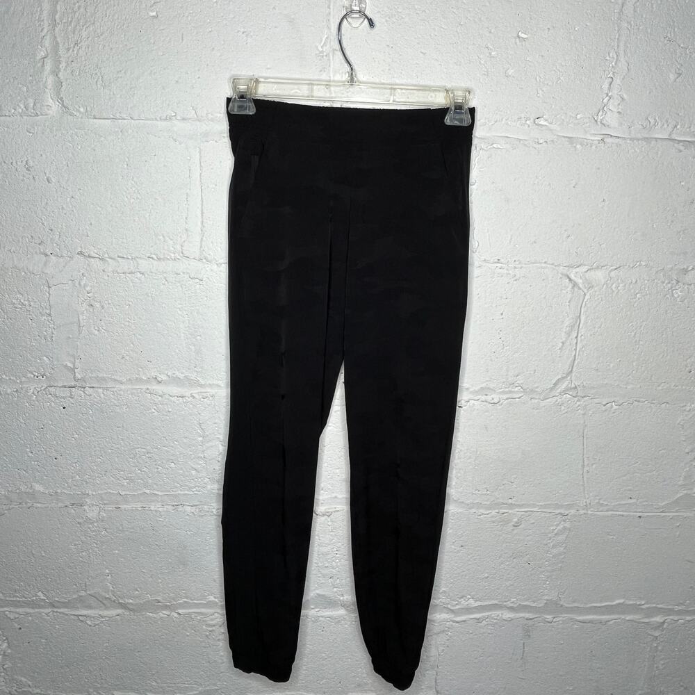 Athleta Brooklyn Textured Jogger Athleisure Pull On Women Black Camo Size 4 - Picture 1 of 9